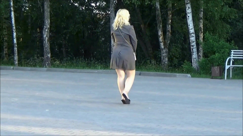 RedRoseRus: Veste sur le corps nu - en ville sans culotte