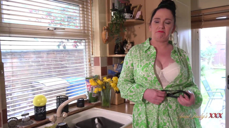 Aunt Judy's XXX: AuntJudysXXX - bà nội trợ máy bay bà già quyến rũ...