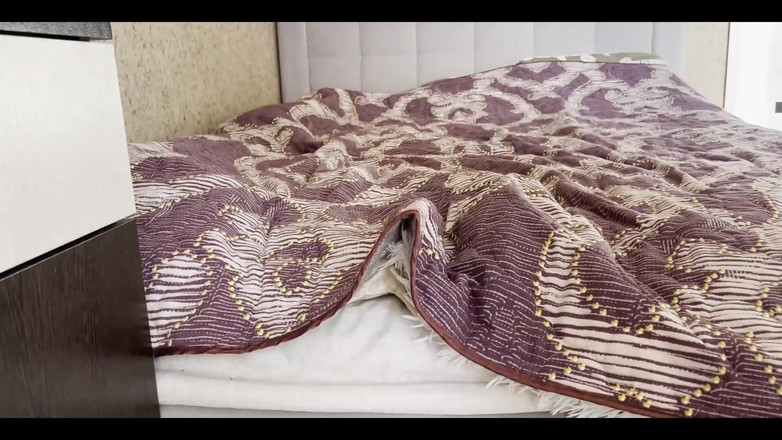 Lux Eva: Hintli kız mastürbasyon yapıyor xxx video