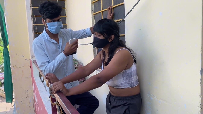 Indian Teen Girl's: Seks na świeżym powietrzu przyrodni brat i przyrodnia siostra na zewnątrz...