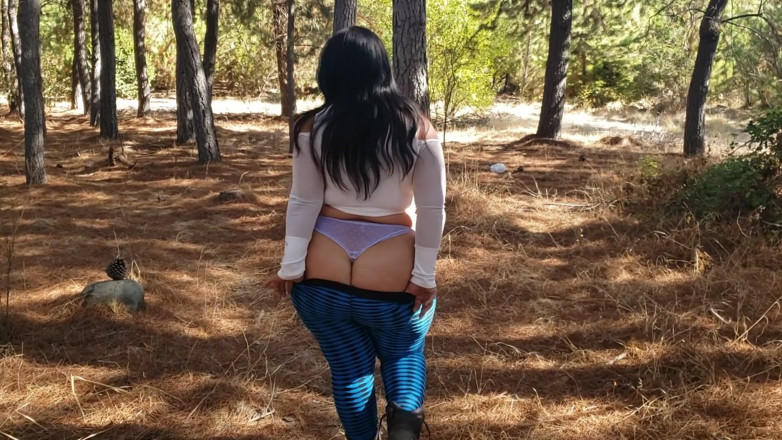 Riderqueen: Stepmom sexy walking forest