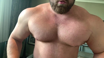 Jack stacked: Спітніла дупа тренажерного залу Sesh