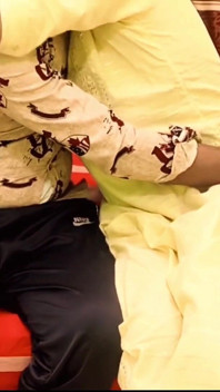 Novia cachonda monta novio duro en habitación privada - gimiendo fuerte de placer!