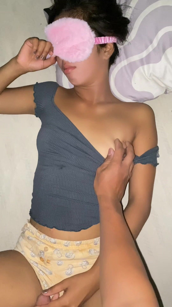 YammyPH: Shy Girl Fucks Uncle! For New !Phone