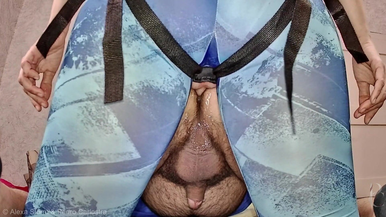 Pedro Carlostra: Ehefrau bereitet seinen arsch für einen echten schwanz vor und...