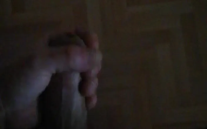 Larry Cum: I'm Looking for Cock-hungry Sluts for a Fuck-friendship