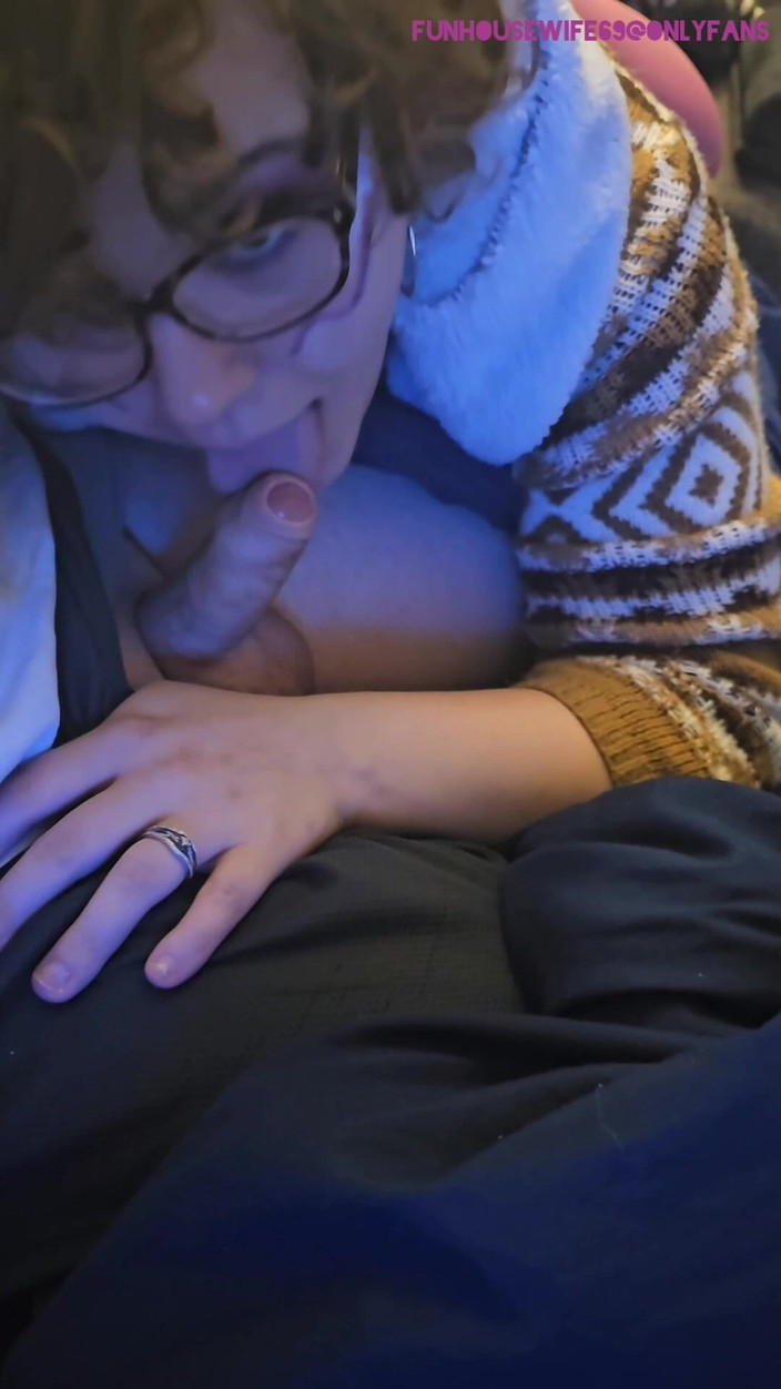 Funhousewife69: Hij zei dat ik aan zijn pik moest zuigen, dus...