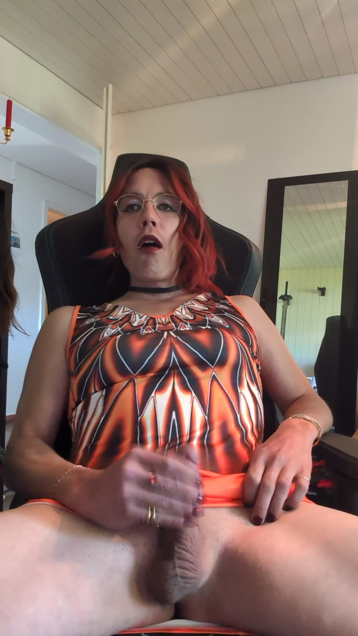Killitoris: Sissy Jerking off and Eating Her Cum