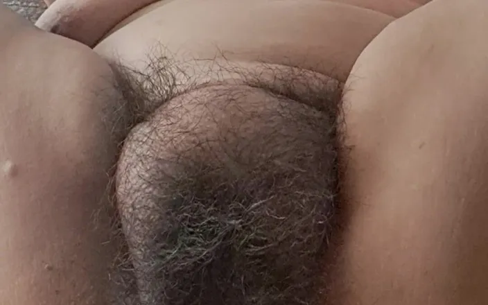 Mommy big hairy pussy: MILF Stretching Her Legs Open and Receiving Air