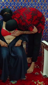 นมใหญ่ก้นกลม มุสลิม มิลฟ์ จับควยฉันแล้วอยากเย็ดกับฉันในห้องรอ