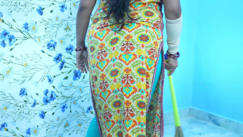Nelam bhabhi: Nós descobrimos e fodemos nossa empregada em estilo indiano com áudio...