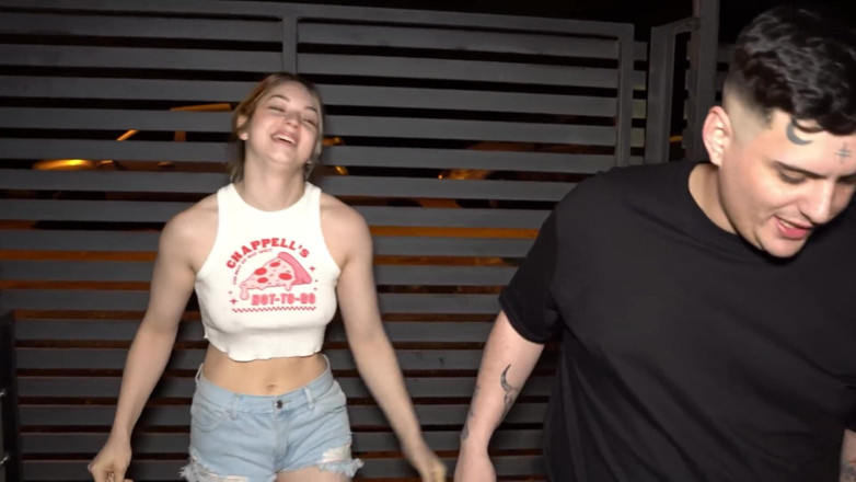 Knock Knock Club: Dziewczyno, to nie mieści się w moich ustach! Keila Bassi...