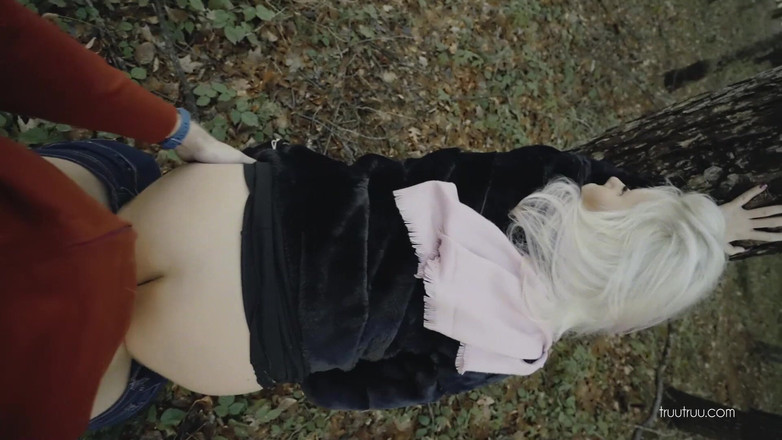 Kate Truu: Rischiosa scopata in pubblico a piedi con un ragazzo a...