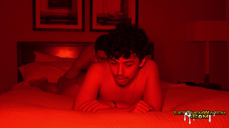 Let them watch: Batang besar jantan kembar dubur tegar seksi mengongkek lampu merah...