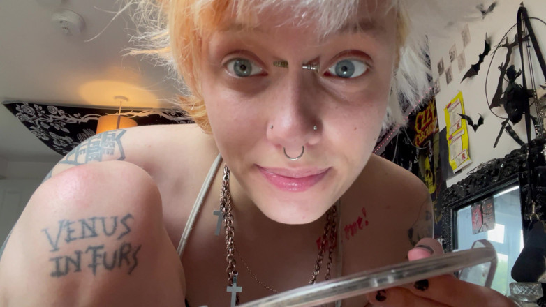 Glitterqueen1999: No Makeup Goth Girl Mouth Tour with Hand Mirror