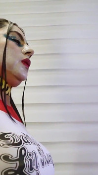 Ninfomaníaca Harley Quinn fica com tesão e fode Batman