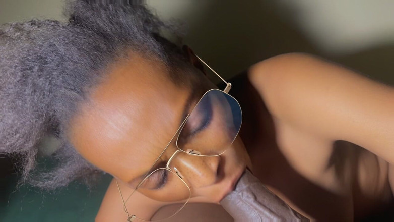 Seductive Fatuma: Соблазнительная Fatuma делает минет его сводному брату