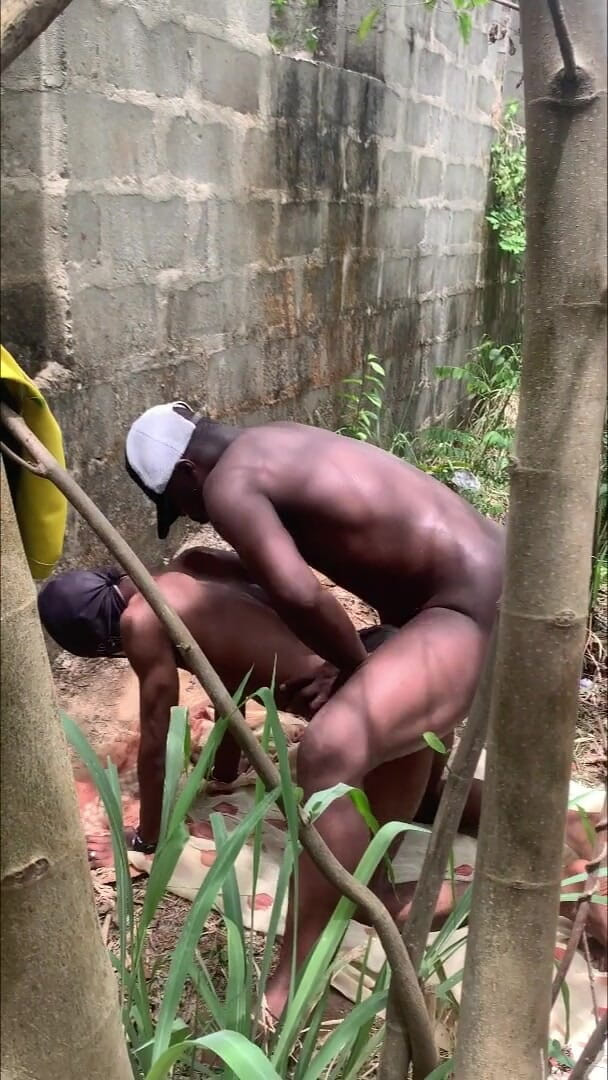 Sexylary: Big Daddy Pounding This Young Bottom Has Bare Back on...