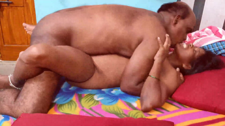 Desi palace: Desi Girlfriend and Boyfriend Couples in Bedroom Sex