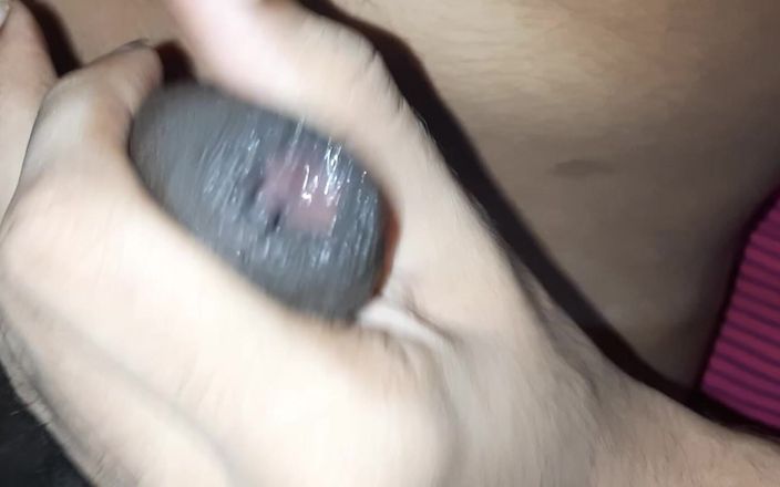 Hot Kolla: Un garçon mignon se masturbe et joue au sperme