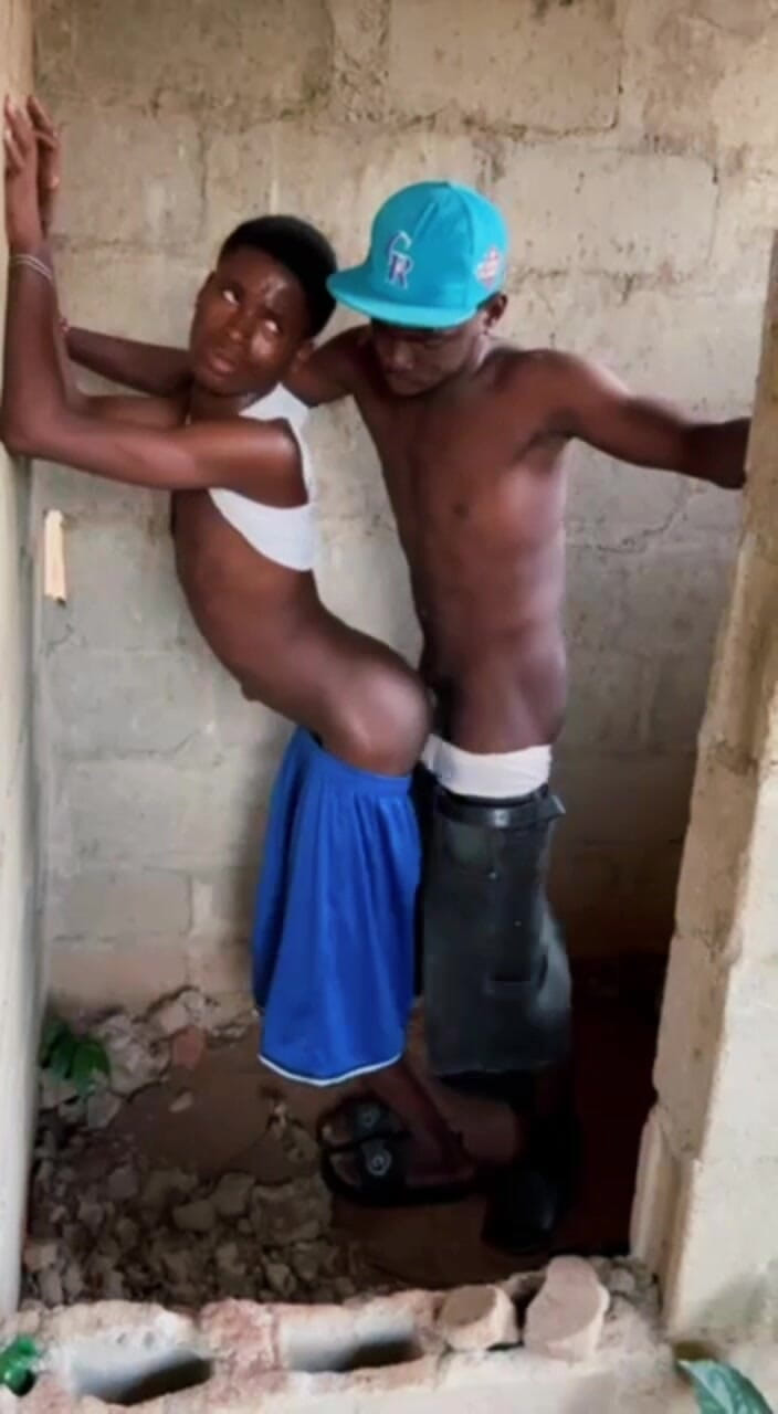 BLACKSHOOTERR: Sex v nekomplikované budově s chlapem z ulice