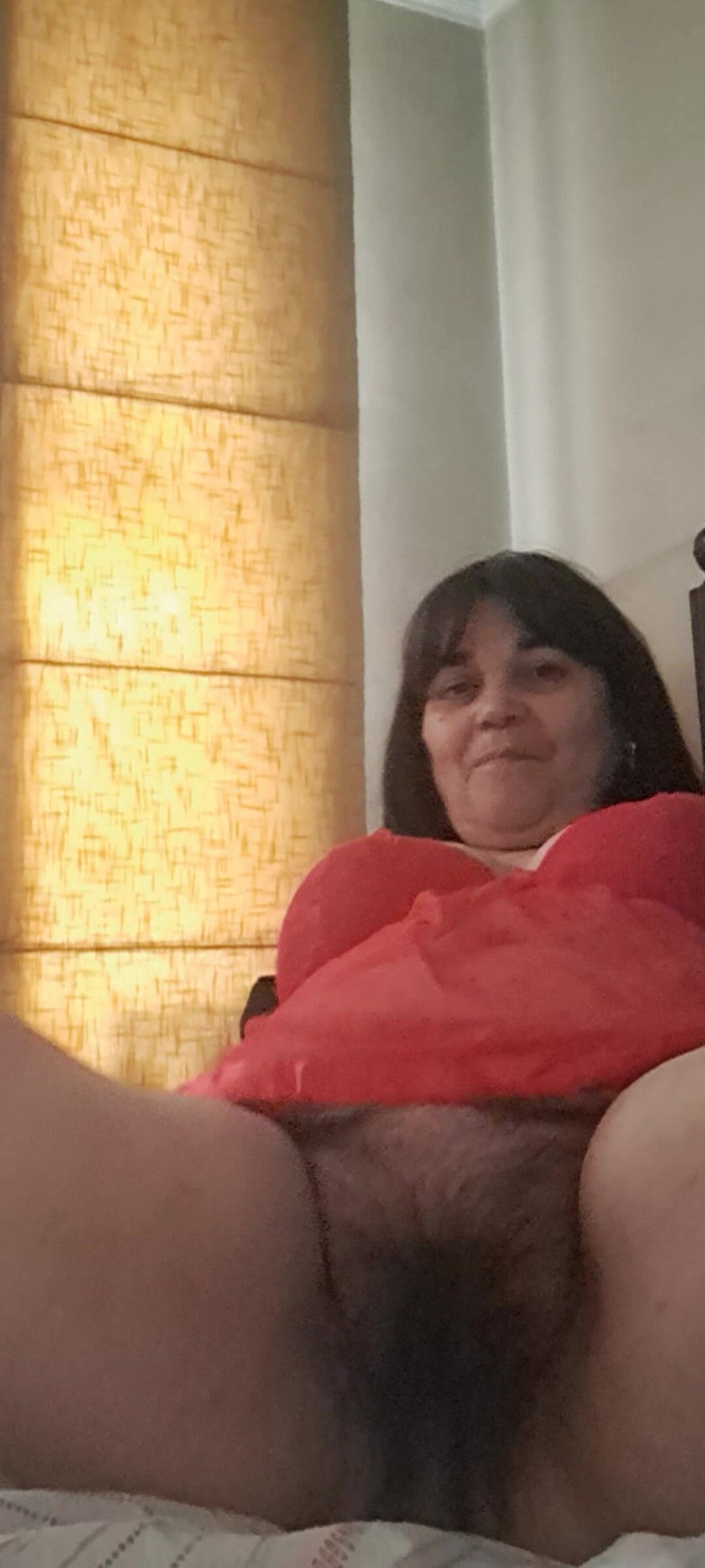 Mommy big hairy pussy: Ibu tiri dengan kamera video merah seksi