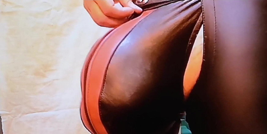 Monster_Meat_: Renflement de jock en cuir