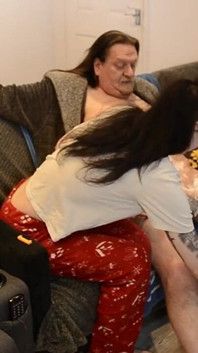 Samantha fångar sin man blir stygg med frisören