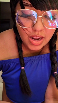 Vecina americana es demasiado buena follando a esta morena con grandes tetas con mi gran polla