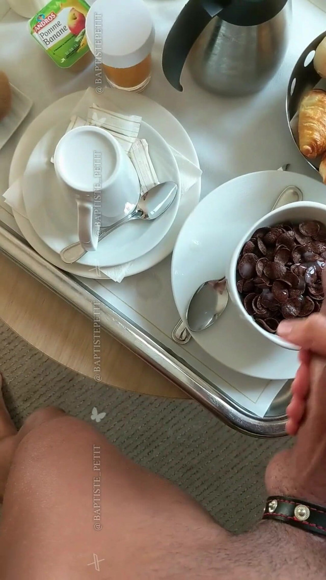 I'm Preparing Breakfast. (Baptiste Petit) I'm Preparing Breakfast. (Baptiste Petit)