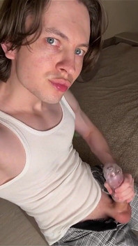 Ma Bite a L’air Encore Plus Grosse Dans Ce Pantalon. Tous Mes Meilleurs Angles Sont Là Et Un Couple De Nouveaux !