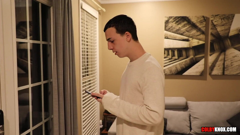 Colby Knox: Menjerit: Parodi Colbyknox - tanpa kondom