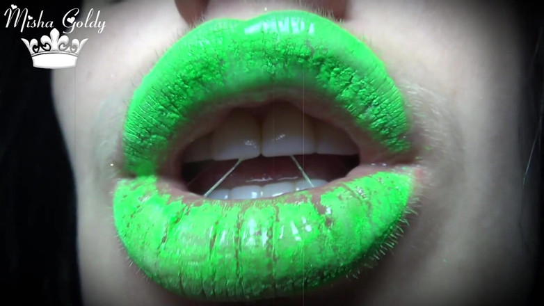 Goddess Misha Goldy: Mesmerized 윤활유 녹색 입술