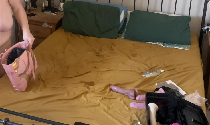 Frequentmasturbation: Rakaman Kamera Keselamatan Rumah