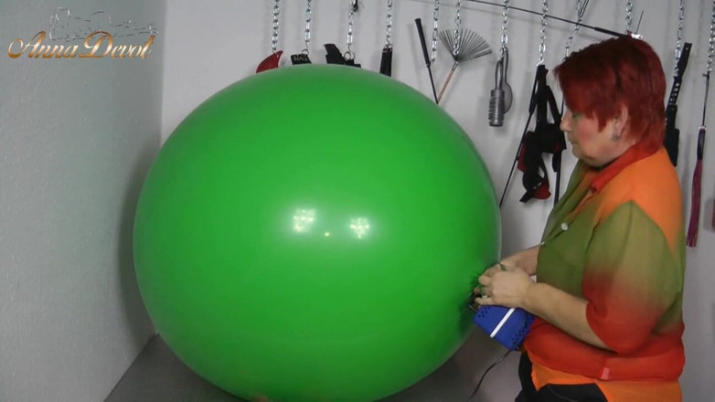 Anna Devot: Mega ballon opgeblazen