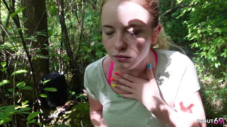 Scout69: Awek Jerman Ginger dengan mata hijau bercakap dengan kongkek sudut...