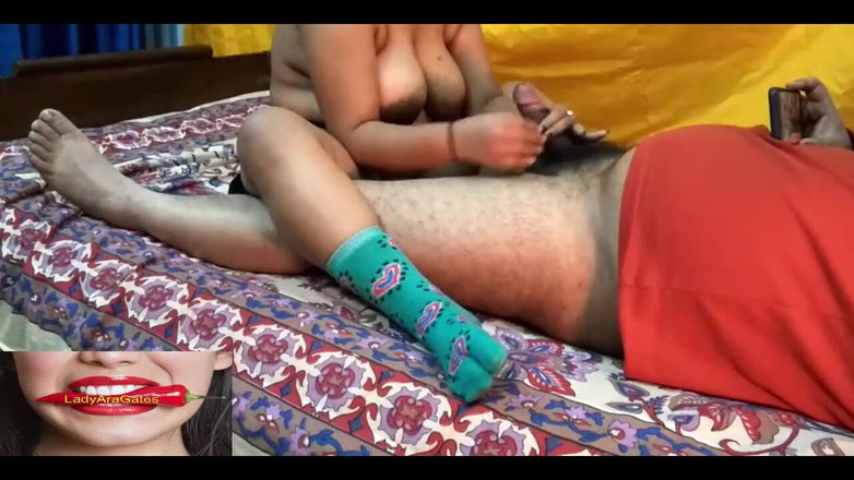 Hotty Jiya Sharmaa: Indiana apertada buceta trai marido com amigo do filho