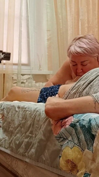 Рот свекрови заставляет мой хуй кончить