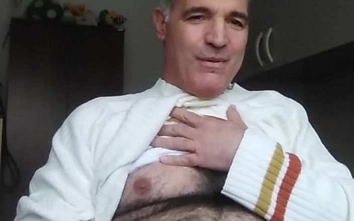 Instructions to masturbate with pleasure: अपने ही लंड से हस्तमैथुन करने के तरीके पर Luca को सबक जारी रखें