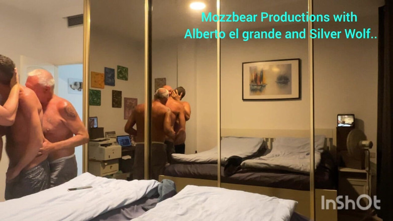Mozzbear: Un caldo trio con 2 patrigno
