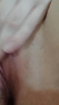 Lil女巫自慰直到高潮脚