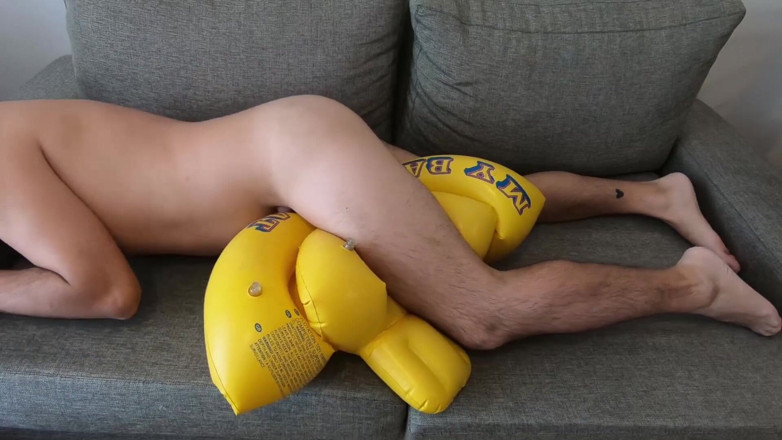 Inflatable Lovers: Giocando con il galleggiante 2