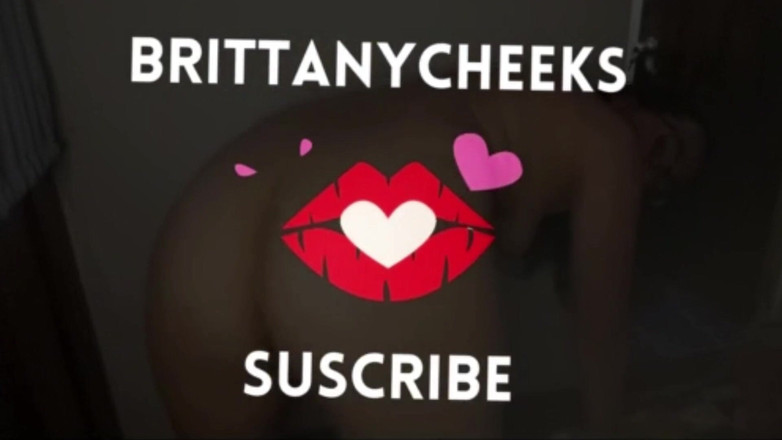 Nathalieprez4: Video gadis perawan ini lagi asik masturbasi dan memeknya diam-diam...