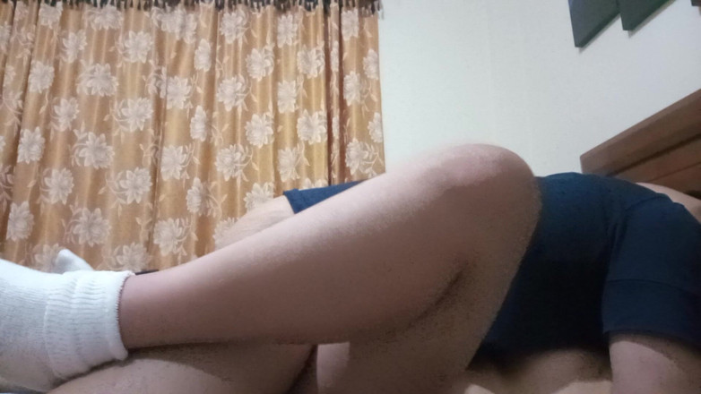 Moo DBOXXX: 让我的18岁基督教朋友怀孕，她每天都想要做爱，我会把它交给她