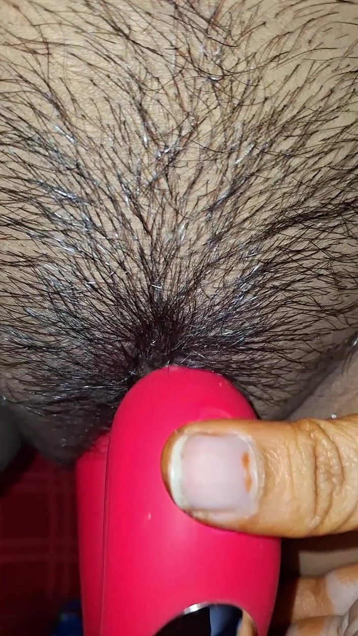 horneySonu: Sonu đụ kiểu chó với máy rung