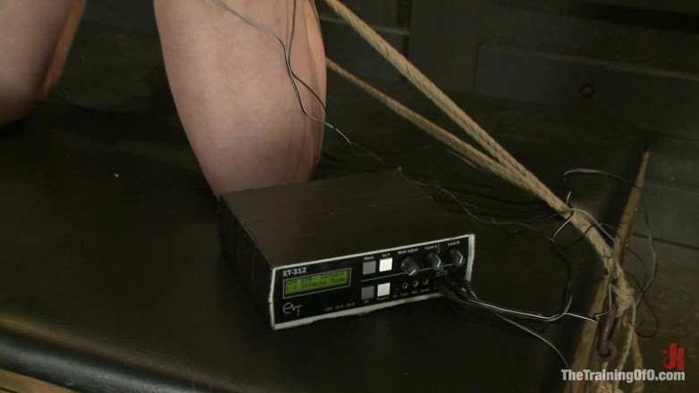 The Training of O by Kink: Poslední test Sloane Soleil live shoot 19.