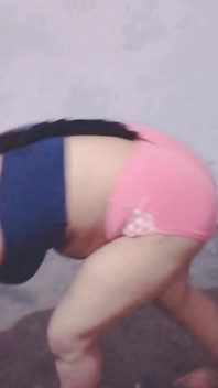 L’amie a appelé sa demi-sœur à la maison et l’a entraînée à la gym