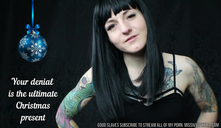 Miss Ivy Ophelia: Blue balls for Christmas 3