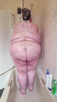 The fat SSBBW shower Goddess