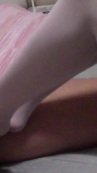 MILF Footjob and Cumshot on Pantyhose